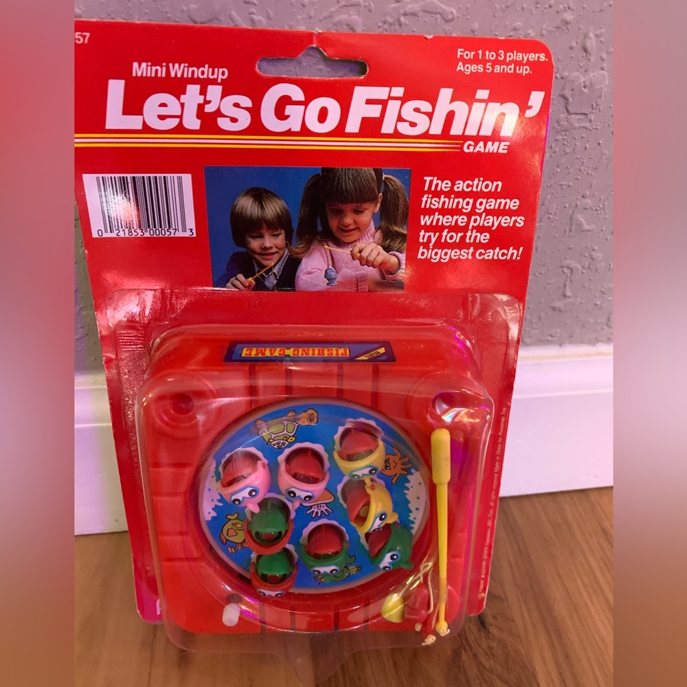 🆕 NIP vintage pressman mini windup let’s go fishin’ game